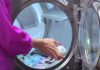 Guau, ¡haz una bola de papel de aluminio y métela en la secadora!