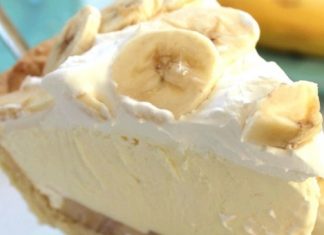 Este bizcocho de banano cremoso y suave es buenísimo y está preparado en minutos