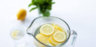 This is why you should drink lemon water every day